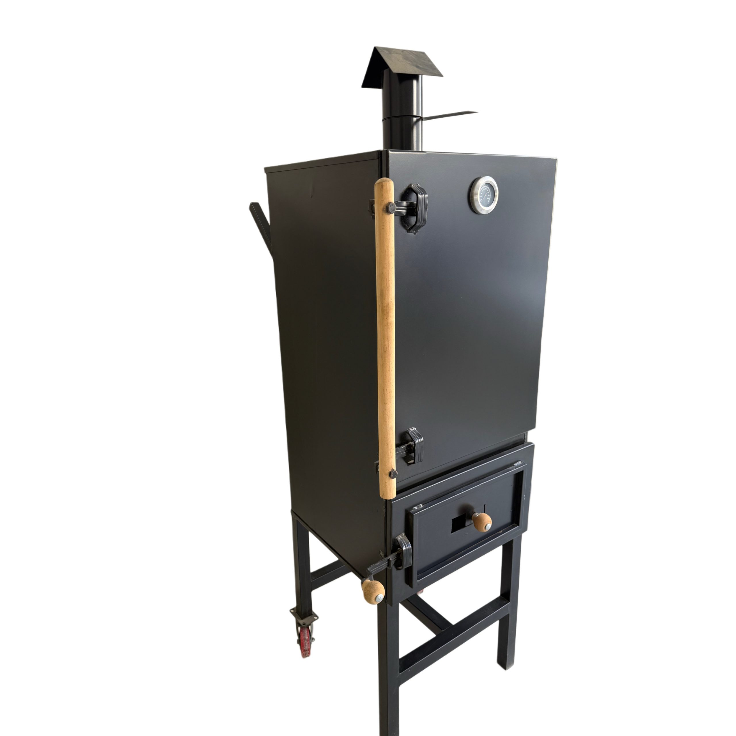 מעשנת פחמים מבית bbq smoke store 2025